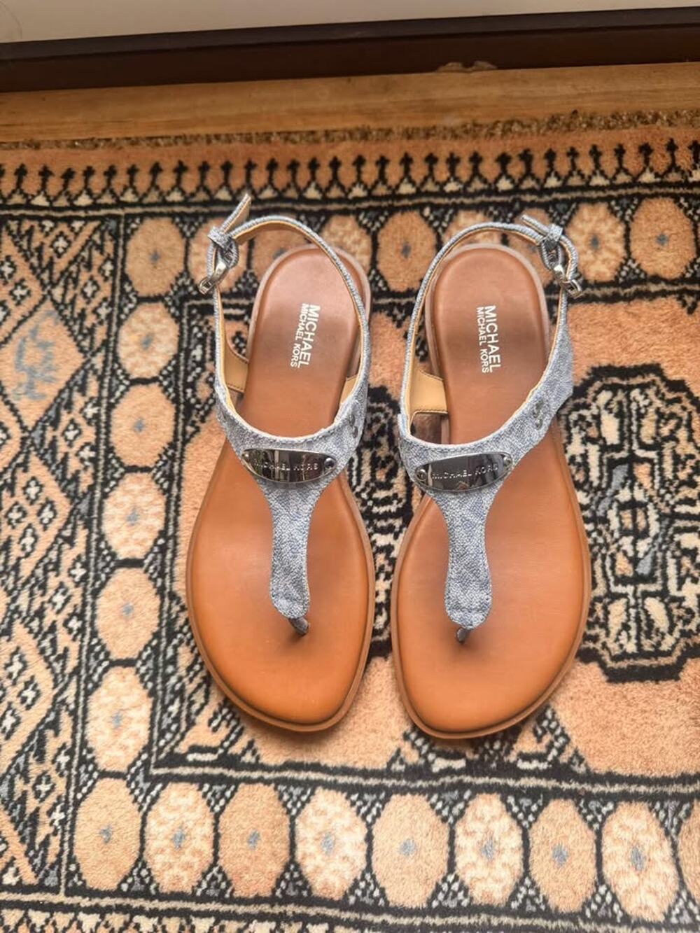 Michael Kors Plate Thong Sandals 6.5 NEW